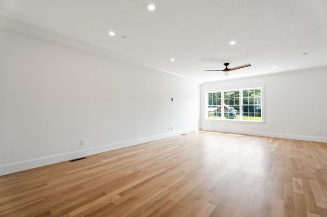 67 Groton Road, Nashua, NH 03062