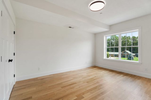 67 Groton Road, Nashua, NH 03062