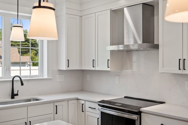 67 Groton Road, Nashua, NH 03062