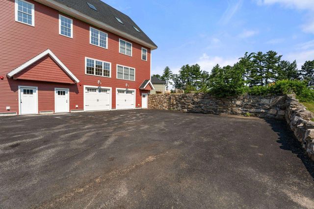 67 Groton Road, Nashua, NH 03062