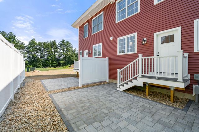 67 Groton Road, Nashua, NH 03062