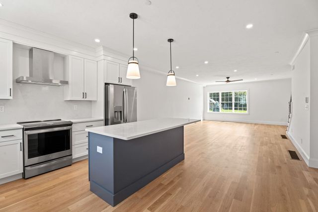 67 Groton Road, Nashua, NH 03062