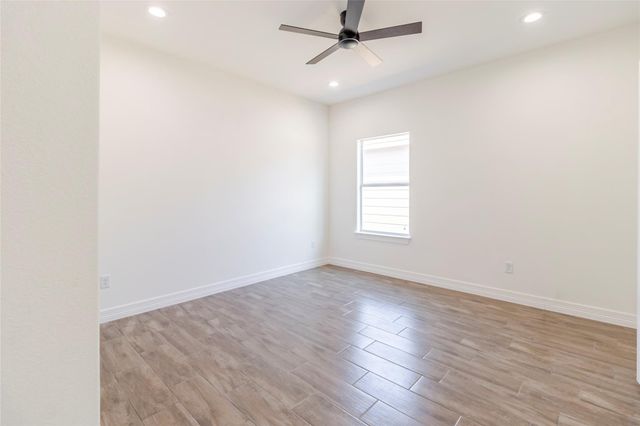 309 Myrtle RD, Smithville, TX 78957