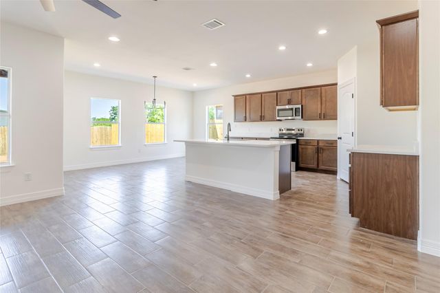 309 Myrtle RD, Smithville, TX 78957