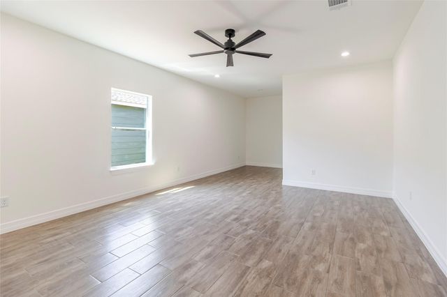 309 Myrtle RD, Smithville, TX 78957