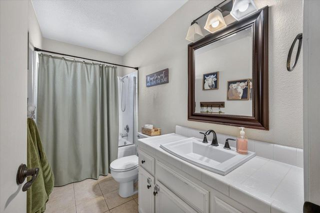 16935 Karen Road, Madera, CA 93636