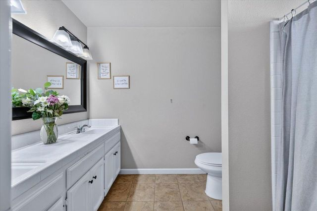 16935 Karen Road, Madera, CA 93636