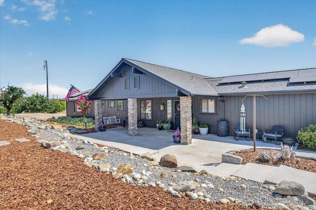 16935 Karen Road, Madera, CA 93636