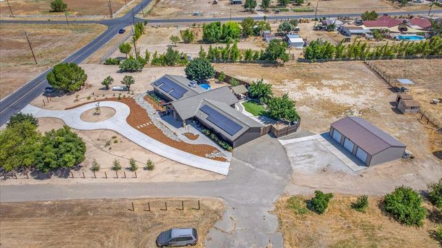 16935 Karen Road, Madera, CA 93636