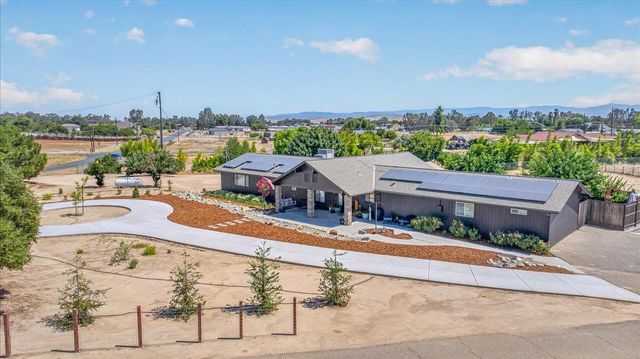 16935 Karen Road, Madera, CA 93636