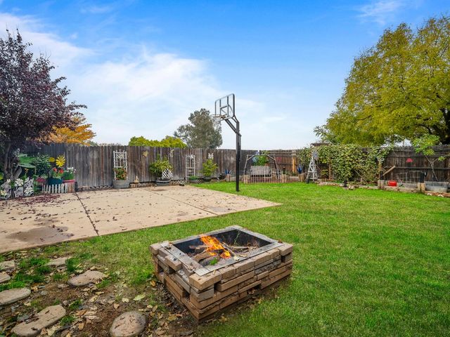 10893 Woolwich Way, Mather, CA 95655