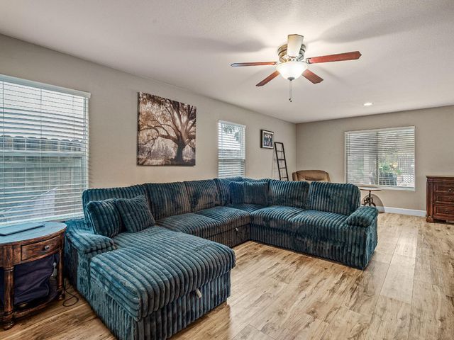 10893 Woolwich Way, Mather, CA 95655