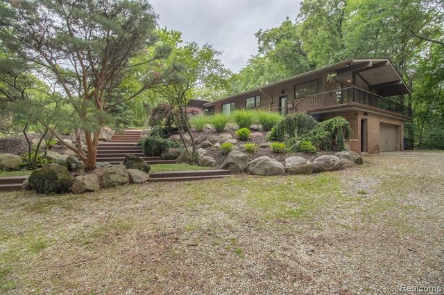 30795 Adair Court, Franklin, MI 48025