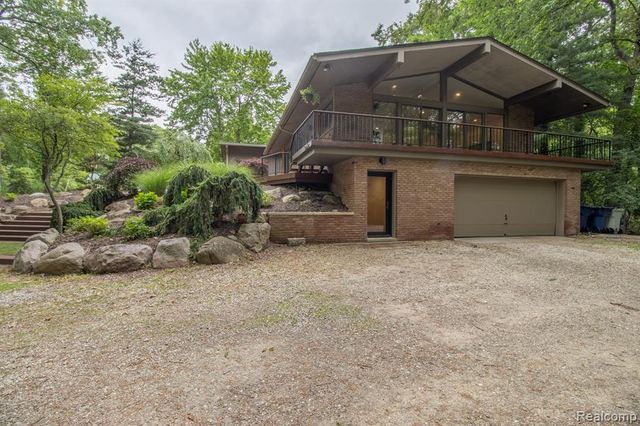 30795 Adair Court, Franklin, MI 48025