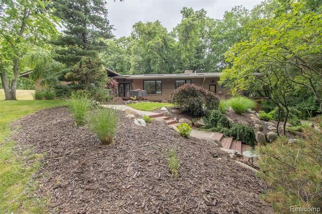 30795 Adair Court, Franklin, MI 48025
