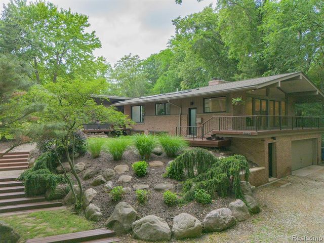 30795 Adair Court, Franklin, MI 48025