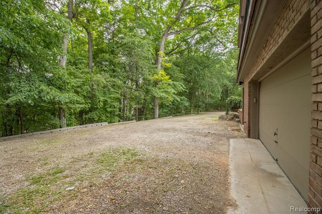 30795 Adair Court, Franklin, MI 48025