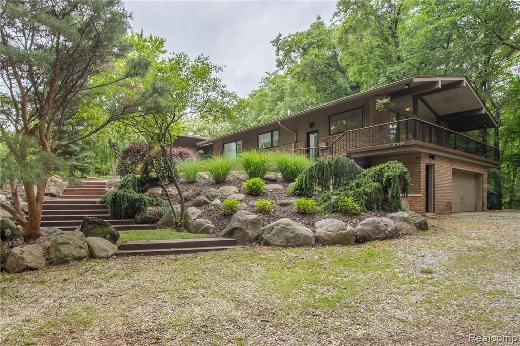 30795 Adair Court, Franklin, MI 48025