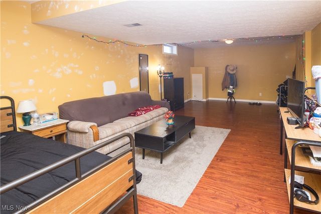 1138 Ledgestone Drive, Wadsworth, OH 44281