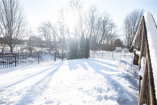 1138 Ledgestone Drive, Wadsworth, OH 44281