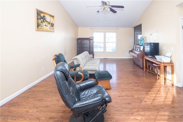 1138 Ledgestone Drive, Wadsworth, OH 44281