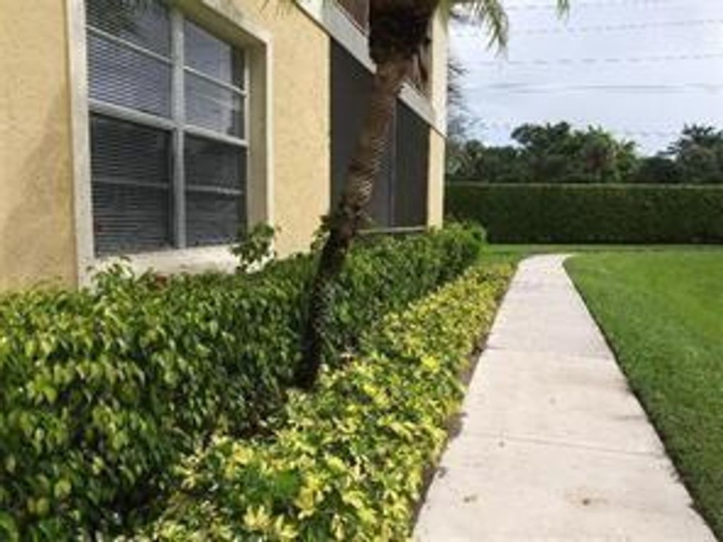 1227 SW 46th Ave 303, Pompano Beach, FL 33069