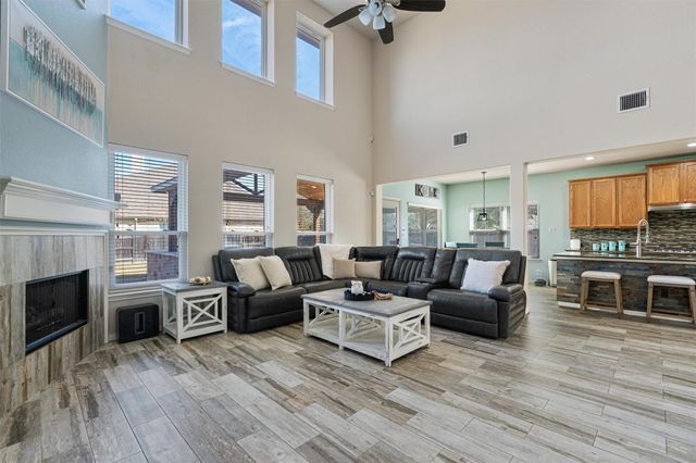 349 Lake Livingston DR, Georgetown, TX 78628