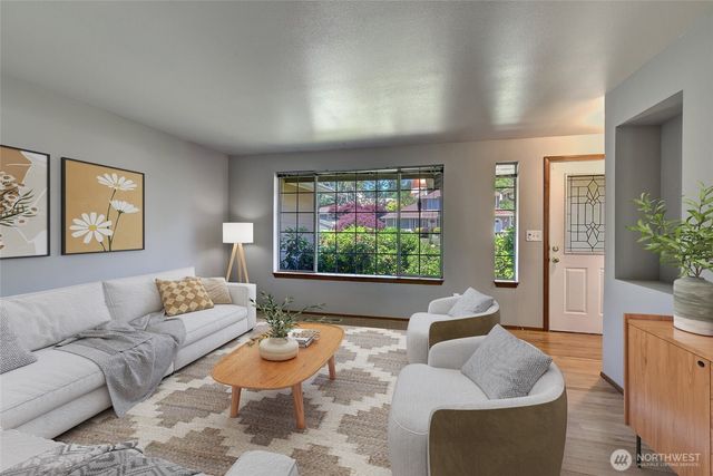 4026 205th Place SW, Lynnwood, WA 98036