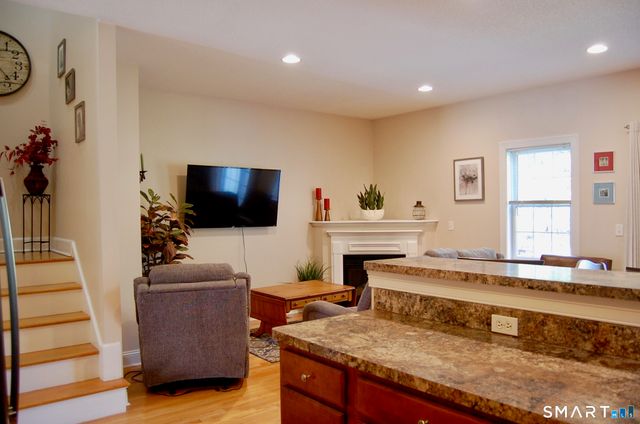 71 Gianna Drive 71, Manchester, CT 06040