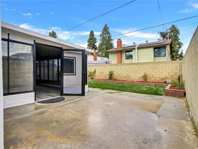 1675 E Cyrene, Carson, CA 90746