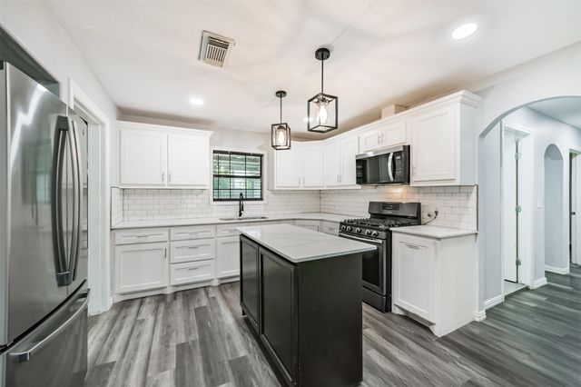 1206 Layton Street, Baytown, TX 77520