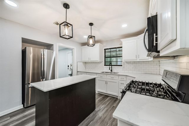 1206 Layton Street, Baytown, TX 77520