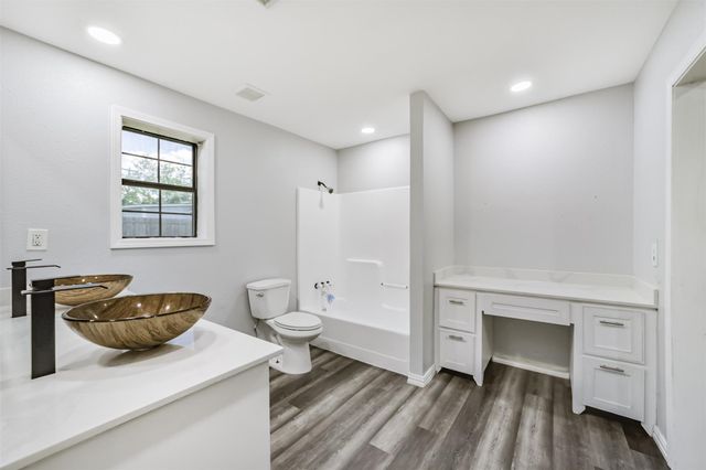1206 Layton Street, Baytown, TX 77520
