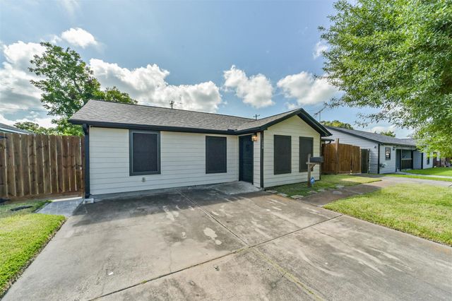 1206 Layton Street, Baytown, TX 77520
