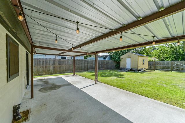 1206 Layton Street, Baytown, TX 77520