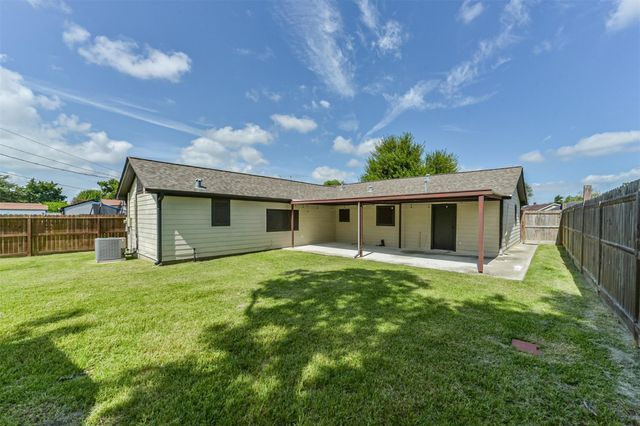 1206 Layton Street, Baytown, TX 77520