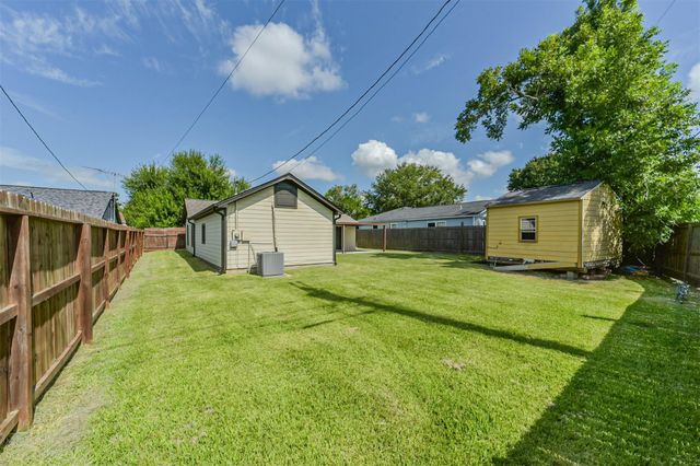 1206 Layton Street, Baytown, TX 77520