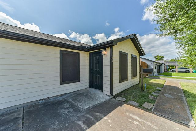 1206 Layton Street, Baytown, TX 77520