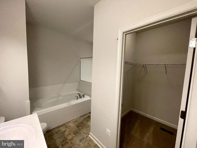 200 NORLAND KNOLL DR, Stephenson, VA 22656