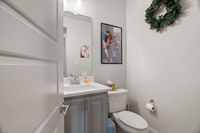 519 Stone Creek Dr, Coahoma, TX 79511