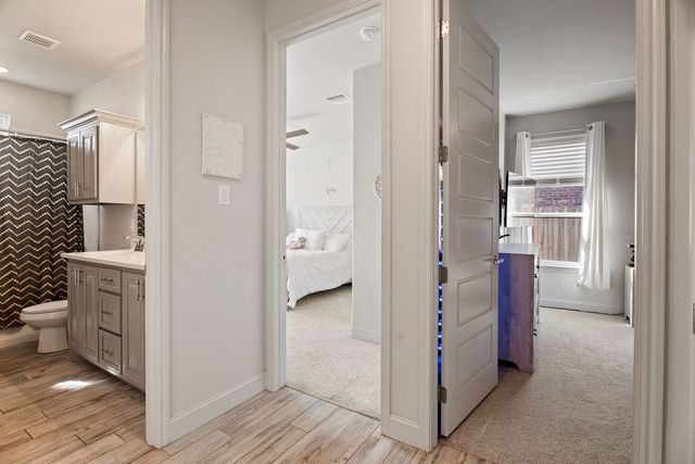 519 Stone Creek Dr, Coahoma, TX 79511