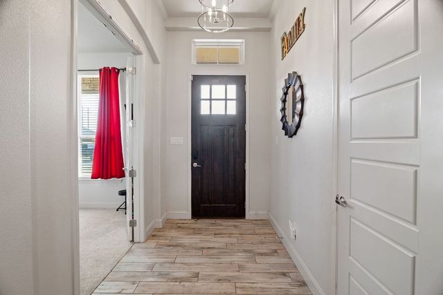 519 Stone Creek Dr, Coahoma, TX 79511