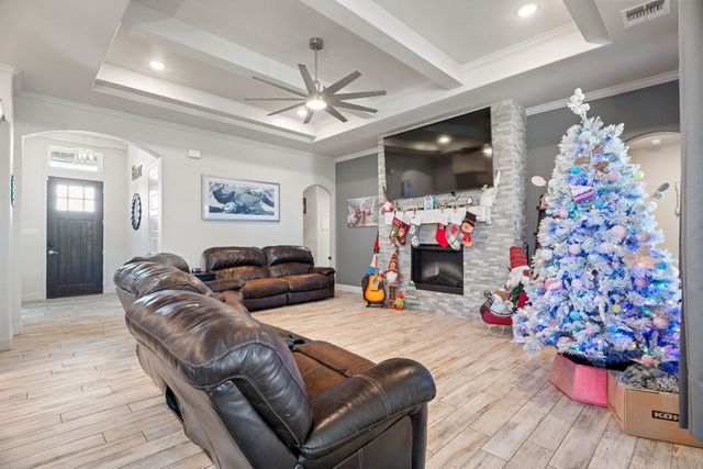 519 Stone Creek Dr, Coahoma, TX 79511