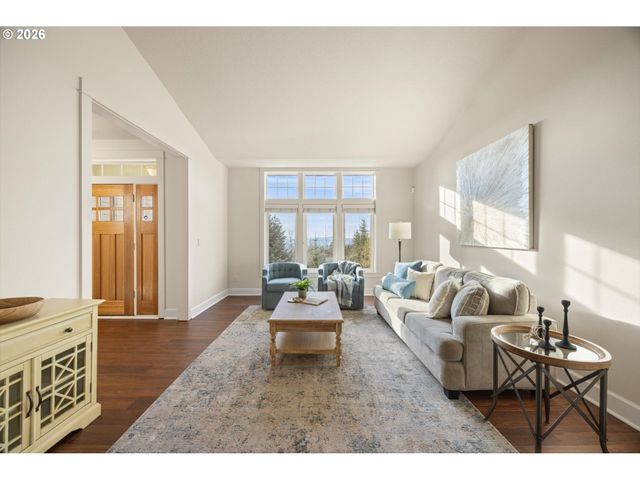 10248 Se NICOLE Loop, Happy Valley, OR 97086