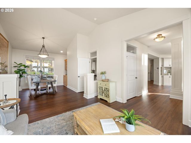 10248 Se NICOLE Loop, Happy Valley, OR 97086