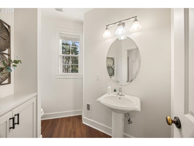 10248 Se NICOLE Loop, Happy Valley, OR 97086