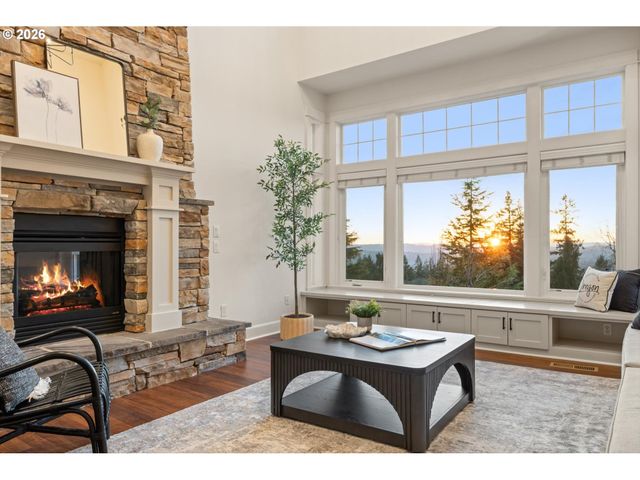 10248 Se NICOLE Loop, Happy Valley, OR 97086