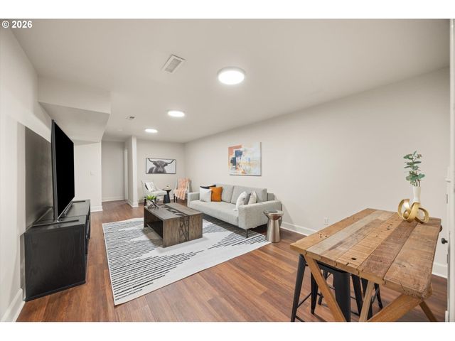 10248 Se NICOLE Loop, Happy Valley, OR 97086