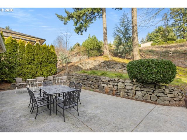 10248 Se NICOLE Loop, Happy Valley, OR 97086