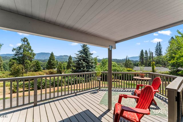 235 Larkin Road, Grants Pass, OR 97527